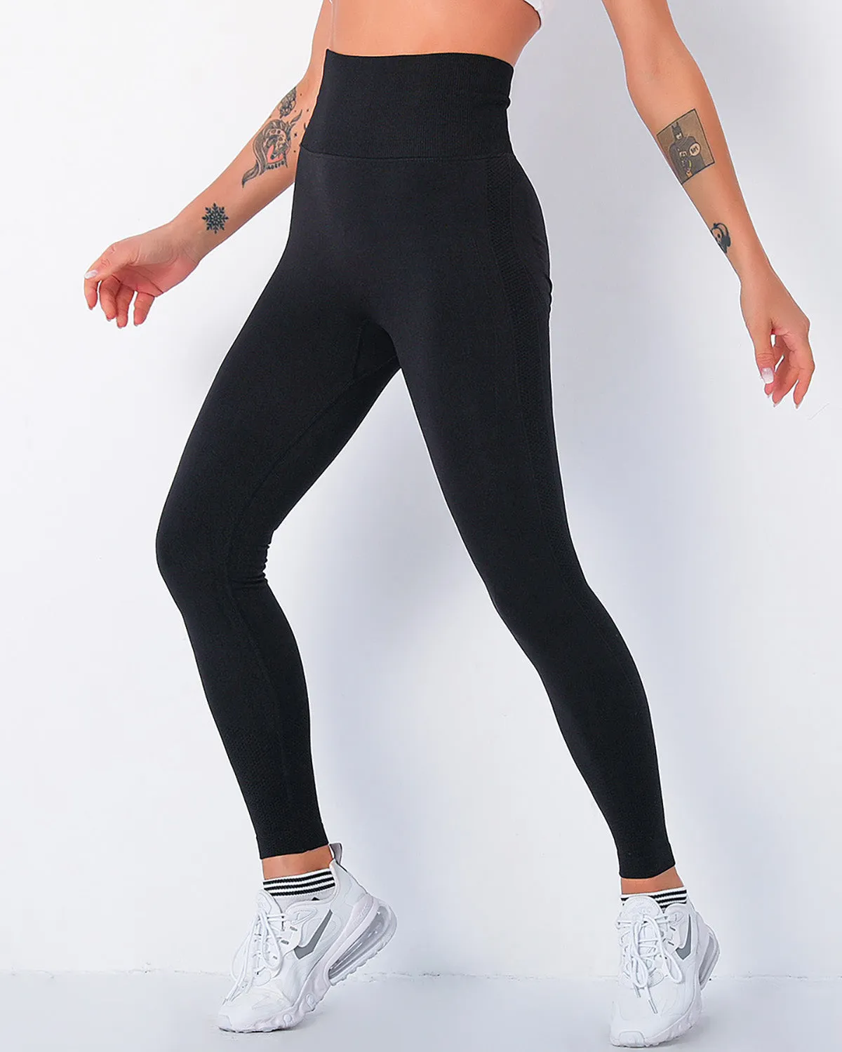 Jiulia Blanc Seamless Scrunch Leggings - Black